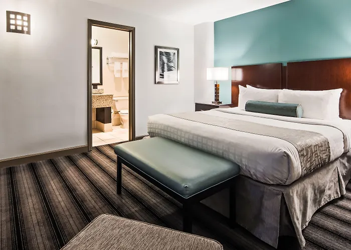 Western Downtown-river North Hotel 3*
