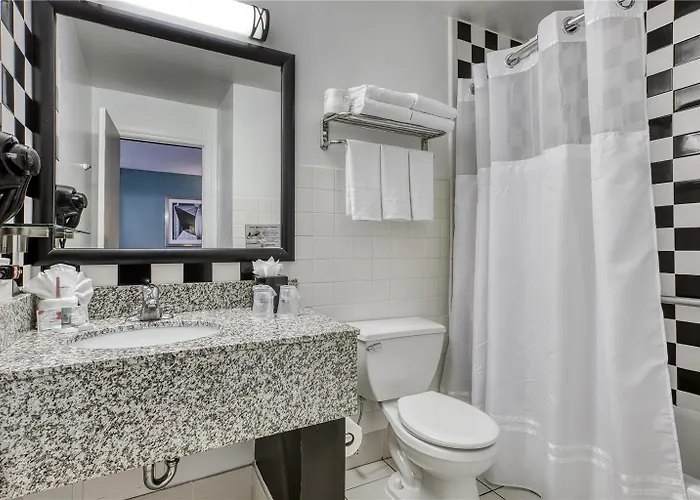 Western Downtown-river North 3* Chicago