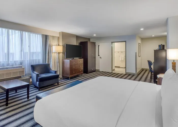 Western Downtown-river North 3*