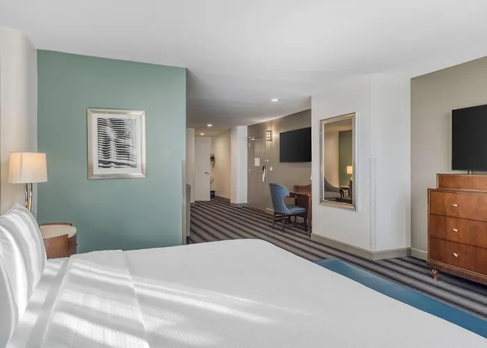 Hotel Western Downtown-river North 3*
