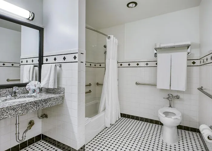 Hotel Western Downtown-river North 3*