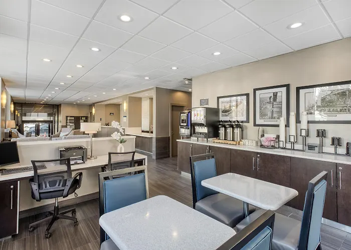 Western Downtown-river North Hotel 3*